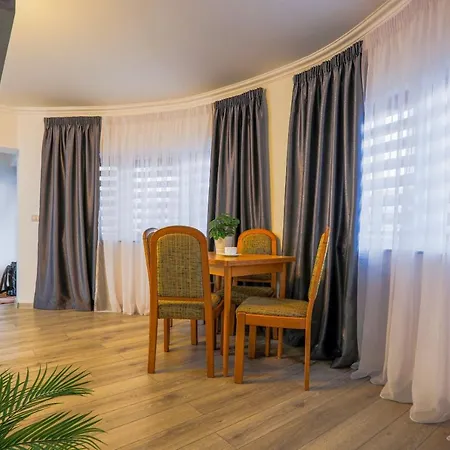 Vaias Aparts Aparthotel