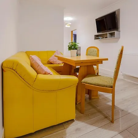 Vaias Aparts Aparthotel Targu Neamt