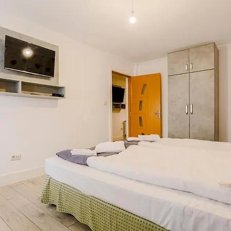 Aparthotel Vaias Aparts *