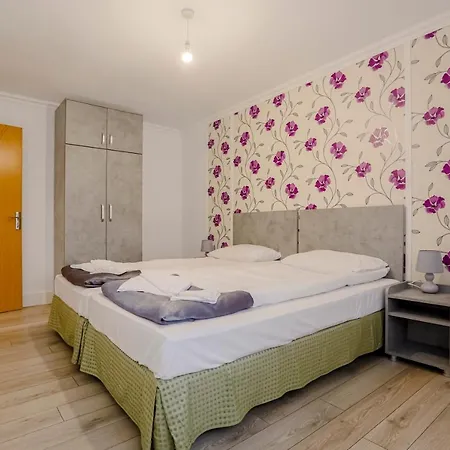 Aparthotel Vaias Aparts
