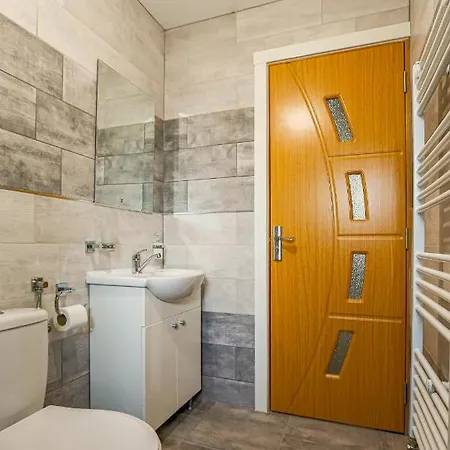 Aparthotel Vaias Aparts Targu Neamt