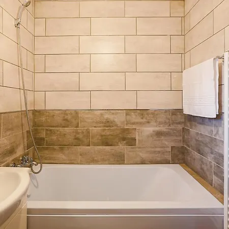 Vaias Aparts Aparthotel Targu Neamt